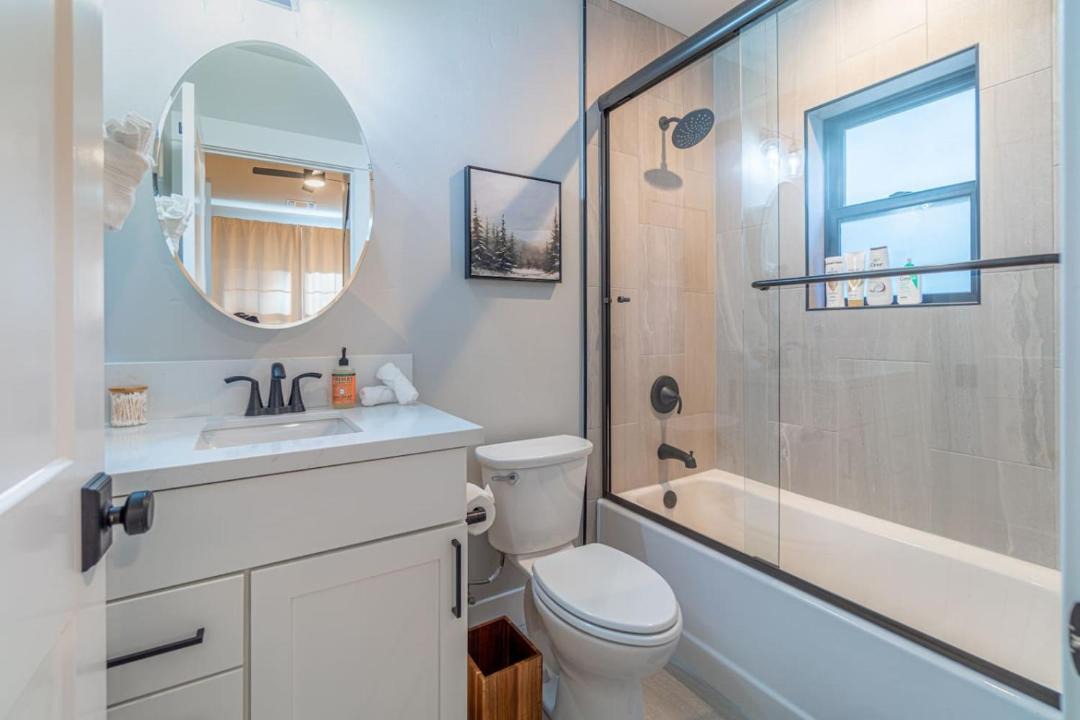 Photo of Bathroom in Lincoln Park