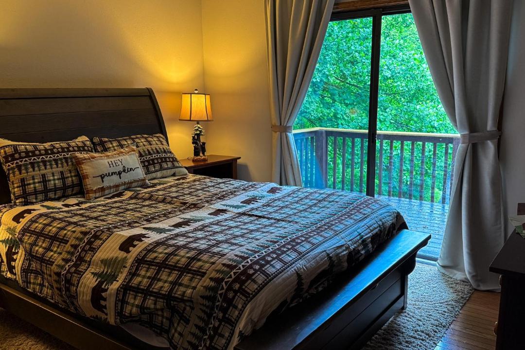 Photo of Bedroom in Maggie Valley