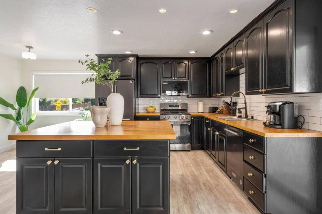 Photo of Kitchen in Woodland Hills