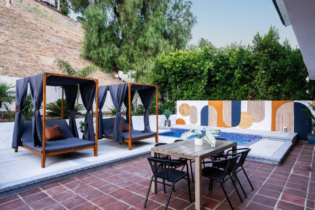 Photo of Patio Balcony in Woodland Hills