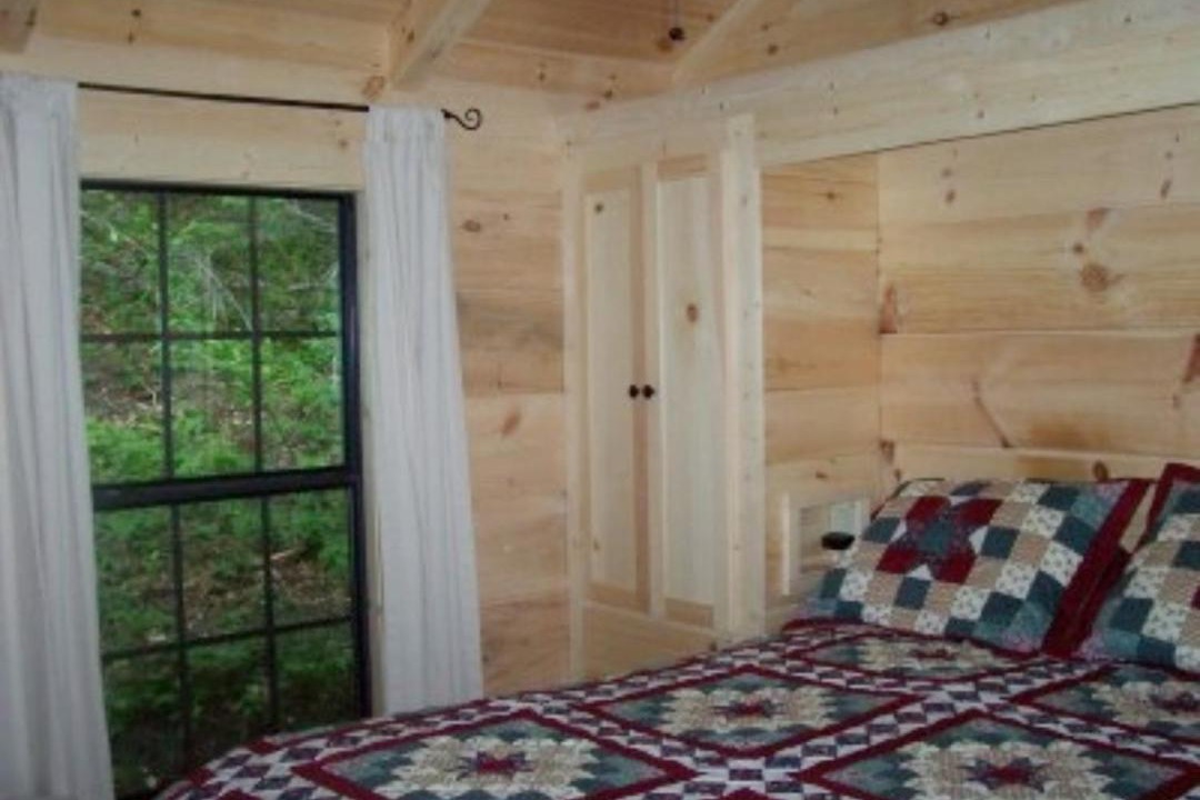 Photo of Bedroom in Hendersonville