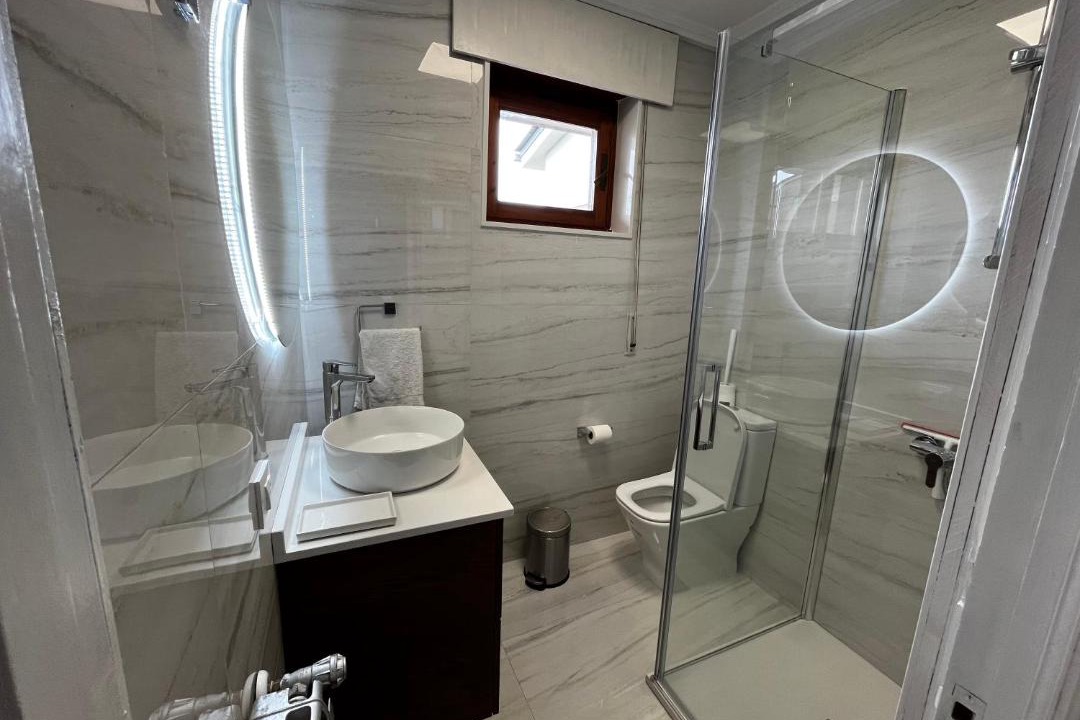 Photo of Bathroom in Aronces
