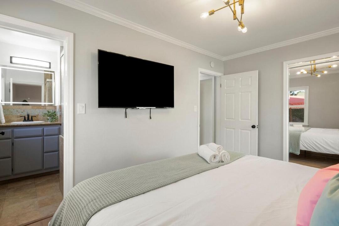 Photo of Bedroom in South of Conant