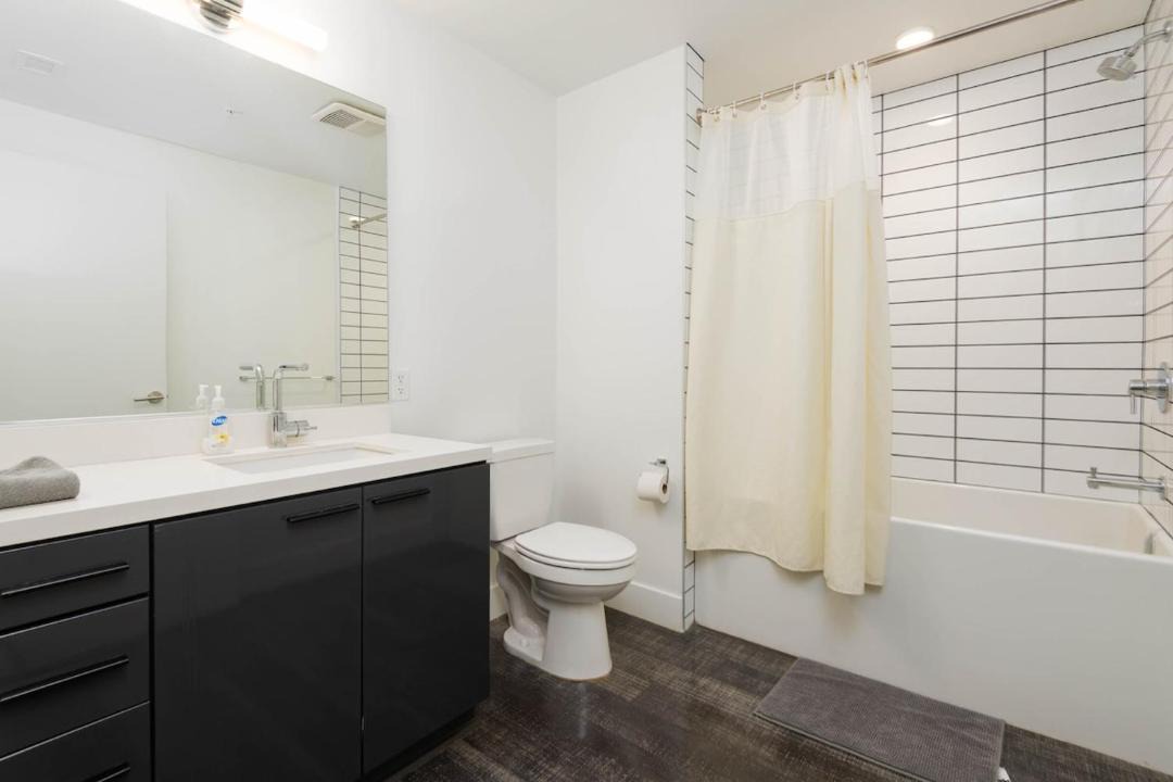 Photo of Bathroom in Downtown Los Angeles