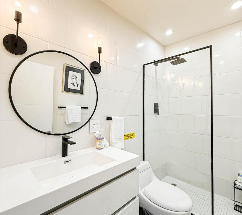 Photo of Bathroom in Ladera Heights