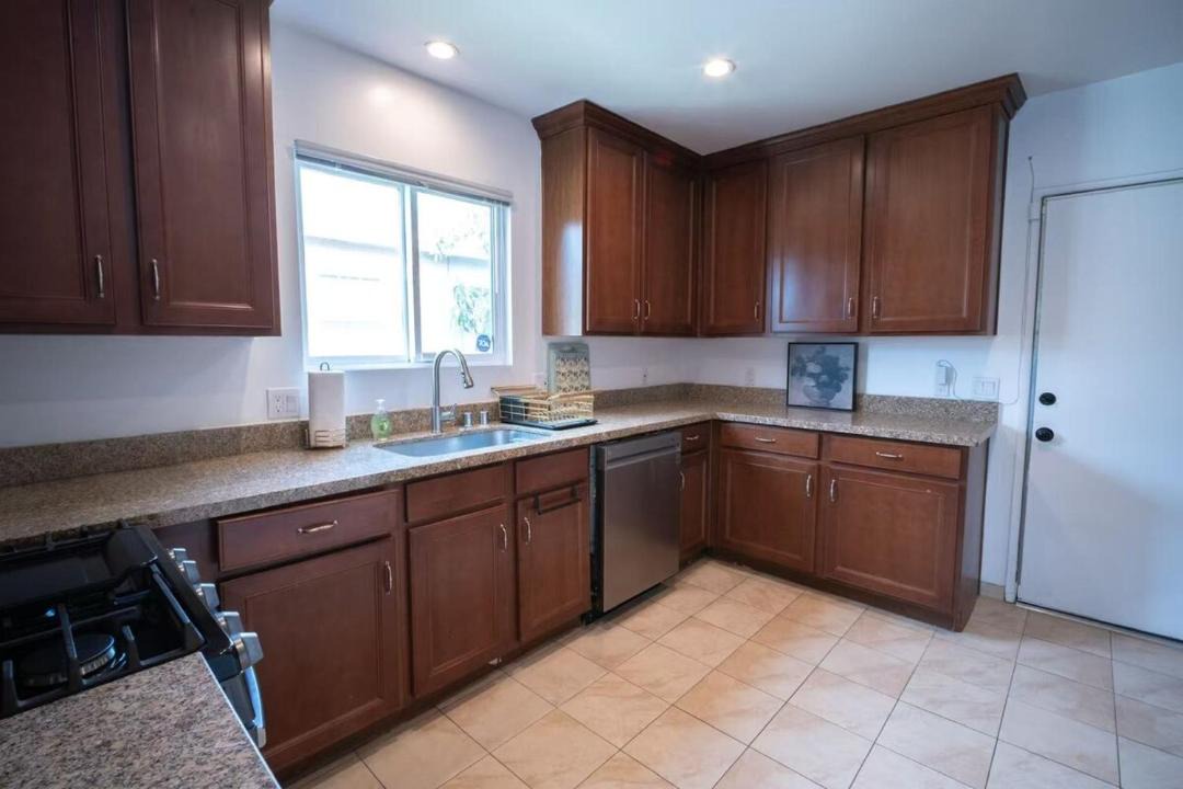 Photo of Kitchen in West Los Angeles