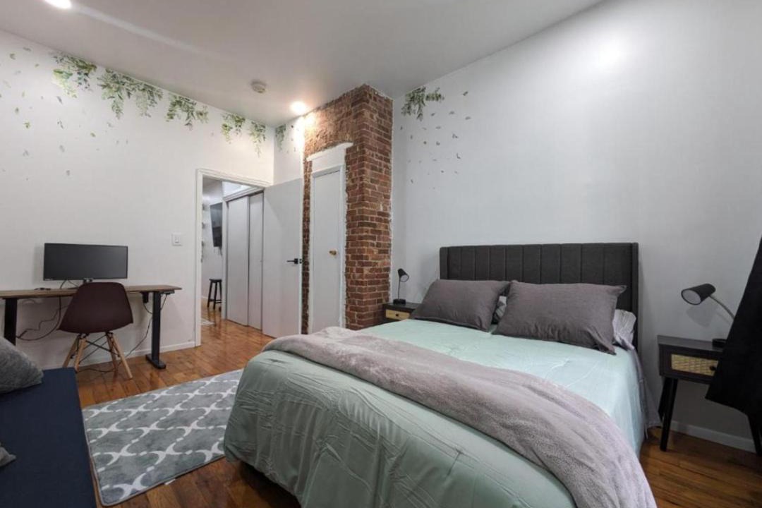 Photo of Bedroom in Midtown South