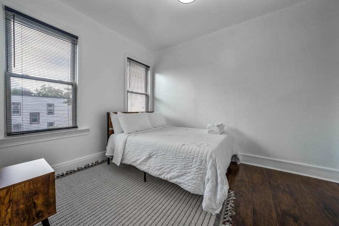 Photo of Bedroom in Newark