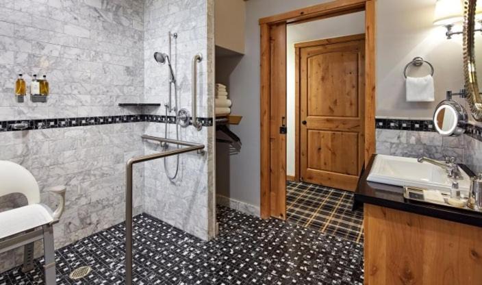 Photo of Bathroom in Lakeside Park