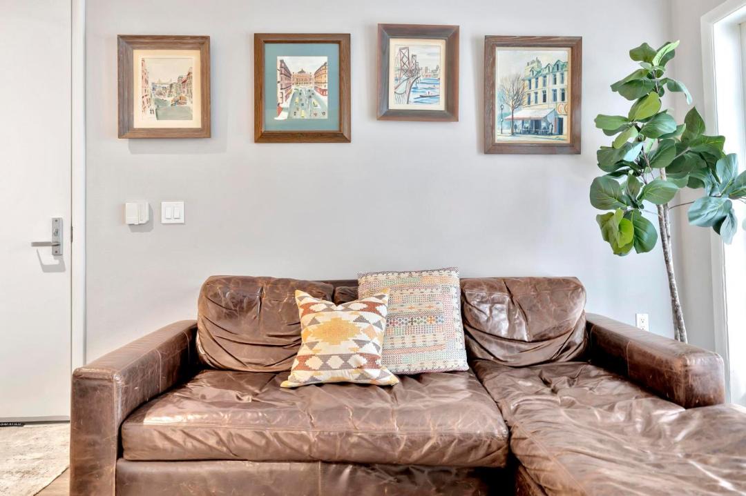 Photo of Livingroom in Downtown