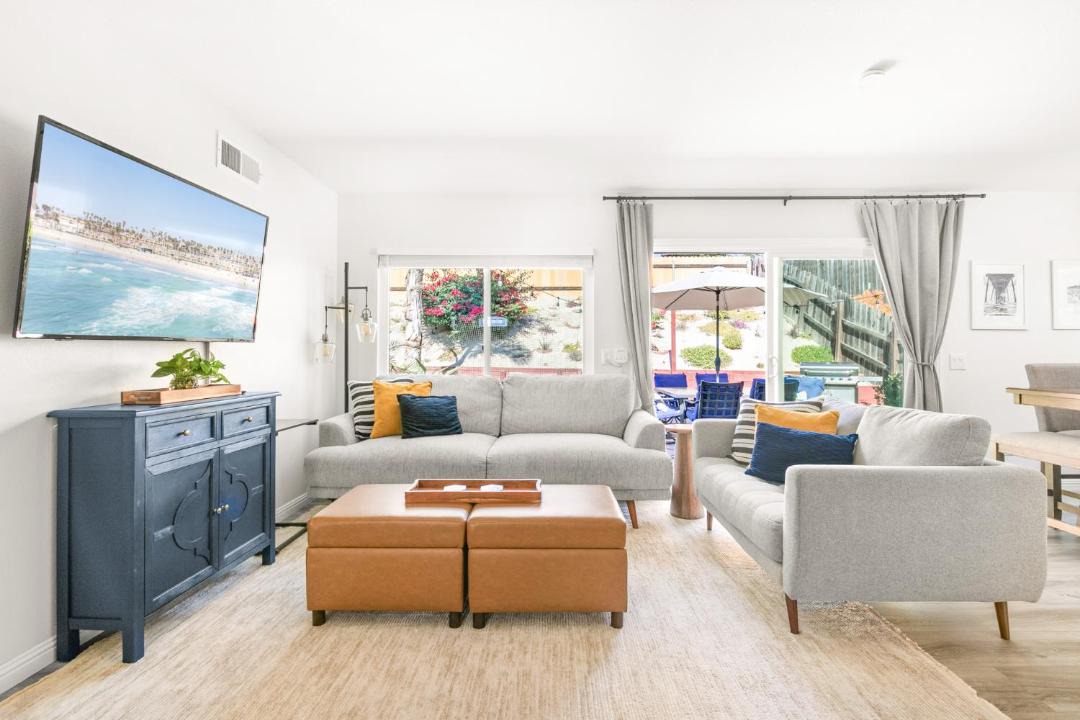Photo of Livingroom in Oceanside