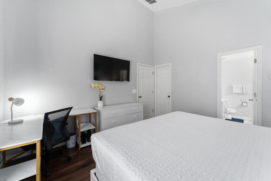 Photo of Bedroom in Crystal Cove