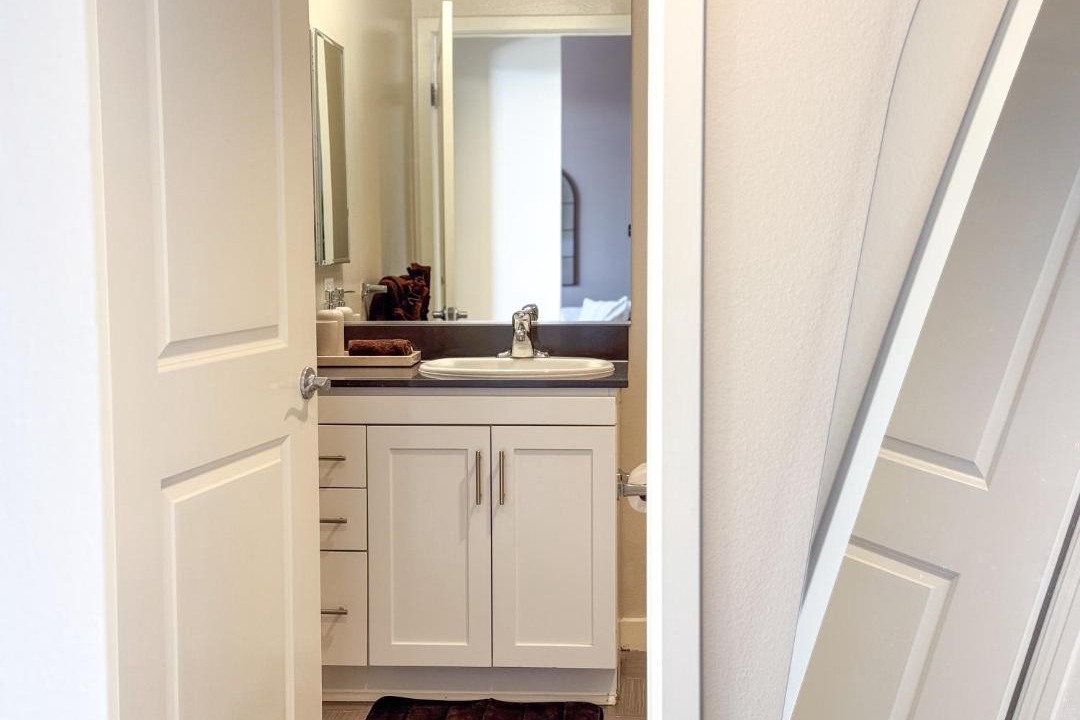 Photo of Bathroom in Mid-Wilshire