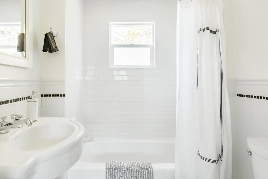 Photo of Bathroom in Mar Vista