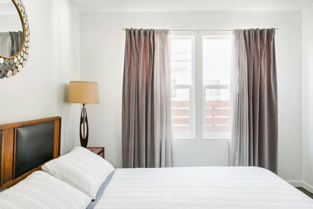 Photo of Bedroom in Mar Vista