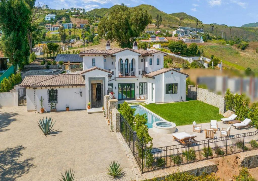 Photo of Others in Western Malibu
