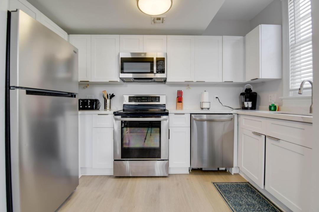 Photo of Kitchen in Uptown - Upper Duval