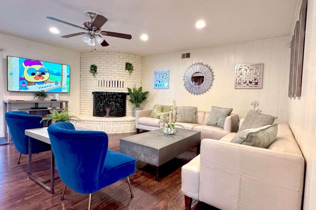 Photo of Livingroom in Southwest Anaheim