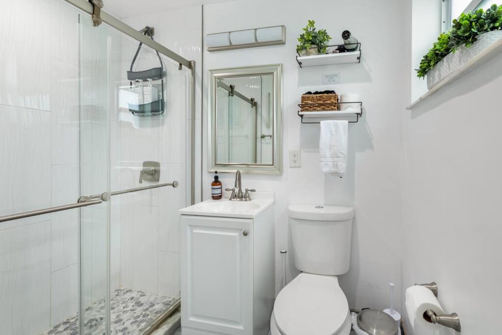 Photo of Bathroom in Birch Park Finger Streets