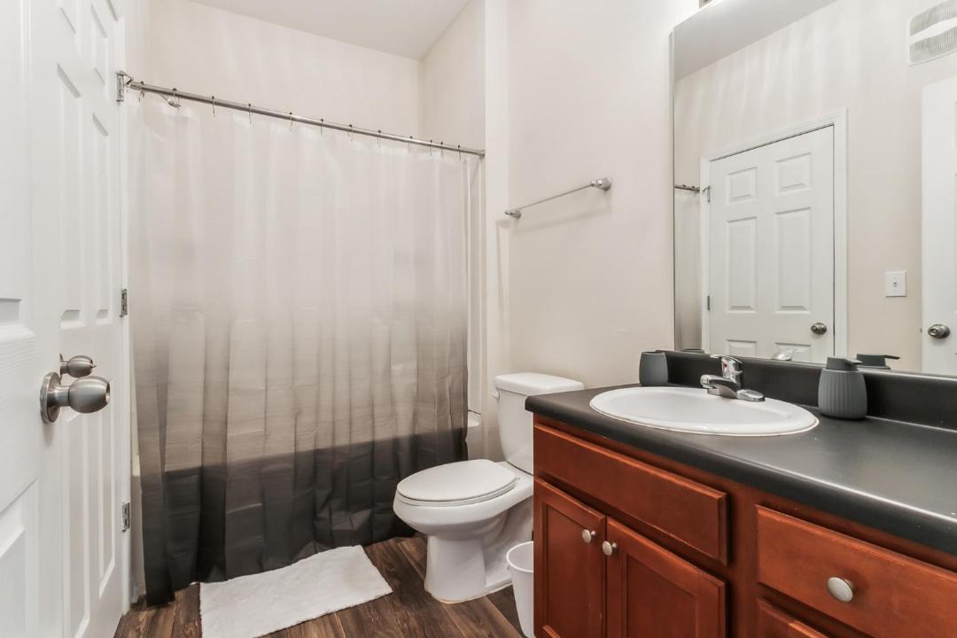 Photo of Bathroom in Valley