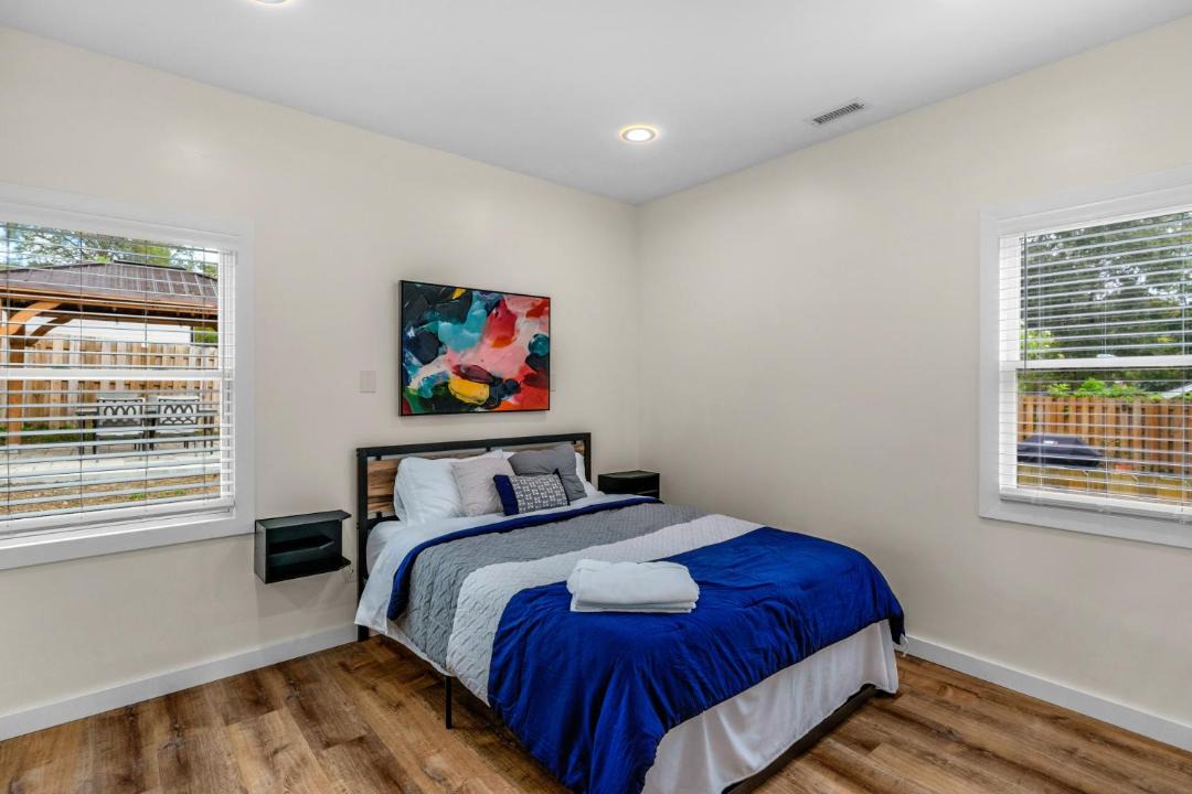 Photo of Bedroom in Plaza Midwood