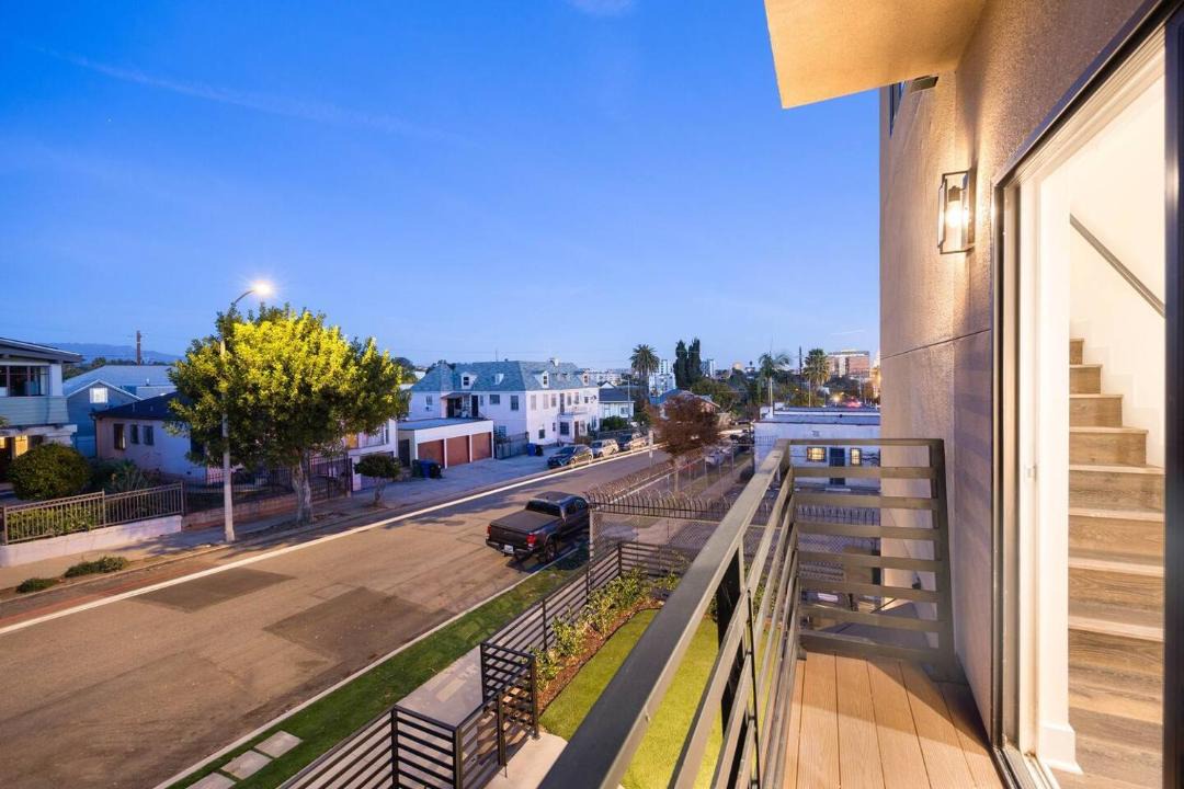 Photo of Patio Balcony in Historic Filipinotown