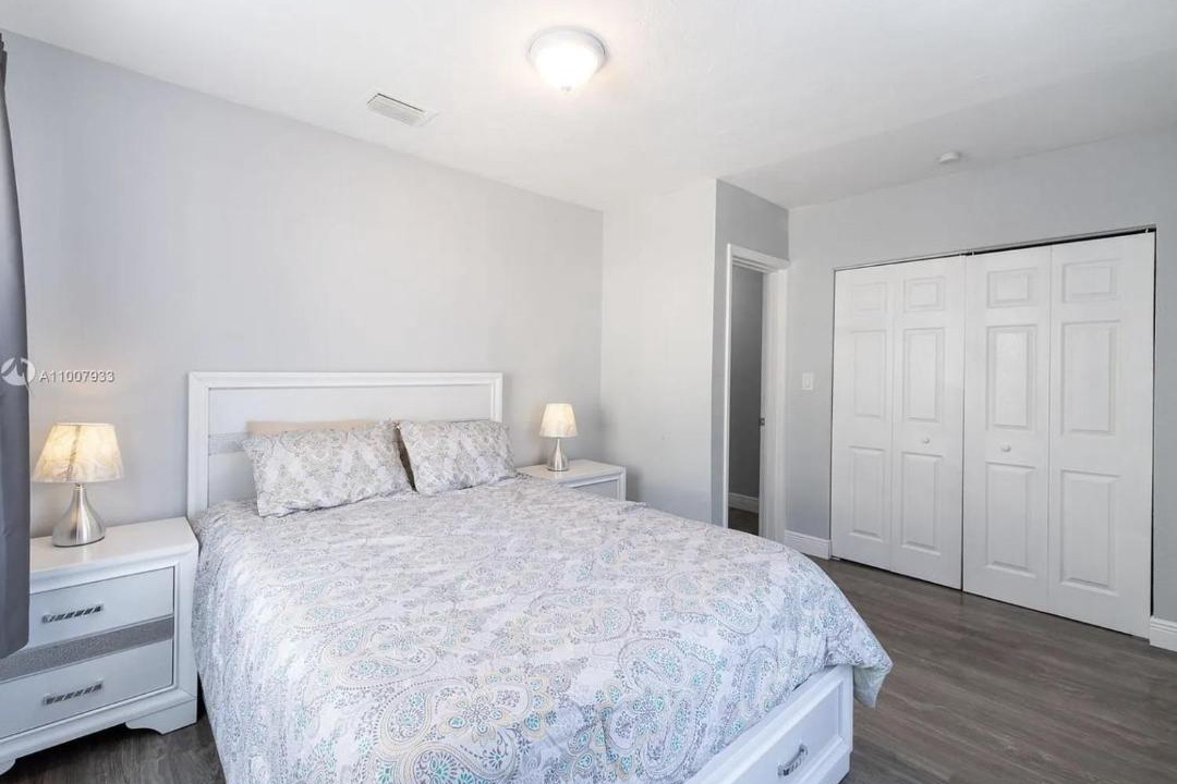 Photo of Bedroom in South Lake