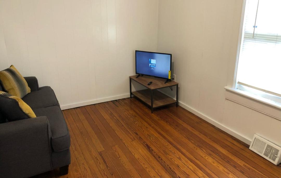 Photo of Livingroom in Perth Amboy