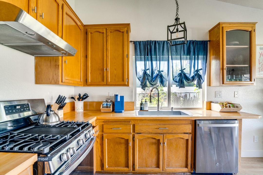 Photo of Kitchen in Lake Elsinore