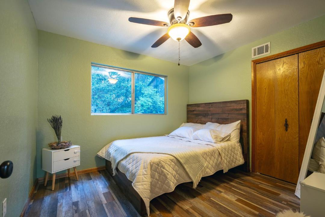 Photo of Bedroom in Forest Falls