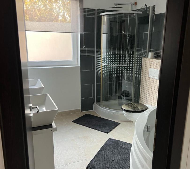 Photo of Bathroom in Erd