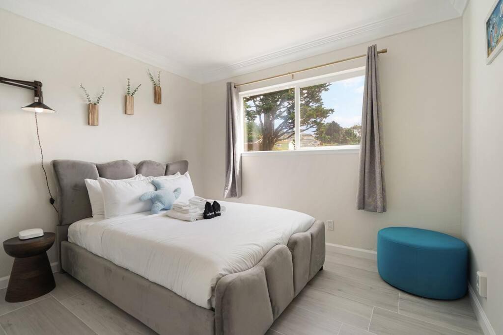Photo of Bedroom in Pacifica
