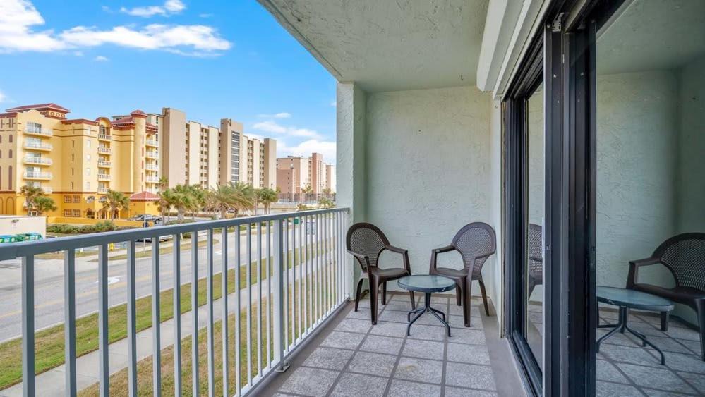 Photo of Patio Balcony in Ocean View Halifax Estates