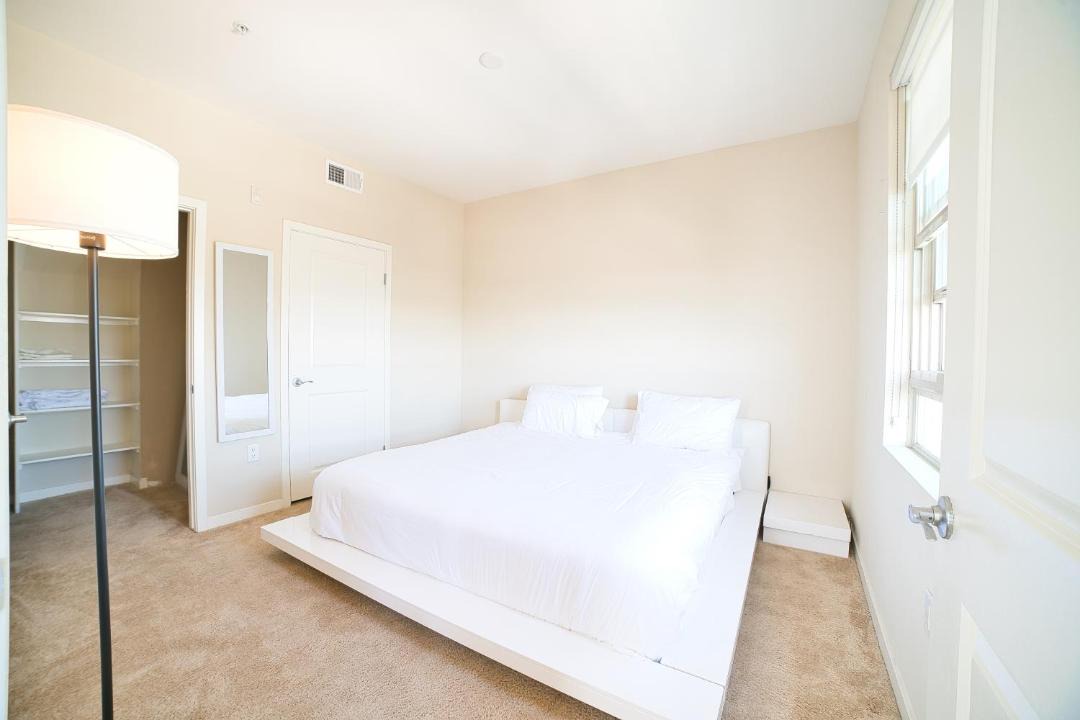 Photo of Bedroom in Mid-Wilshire