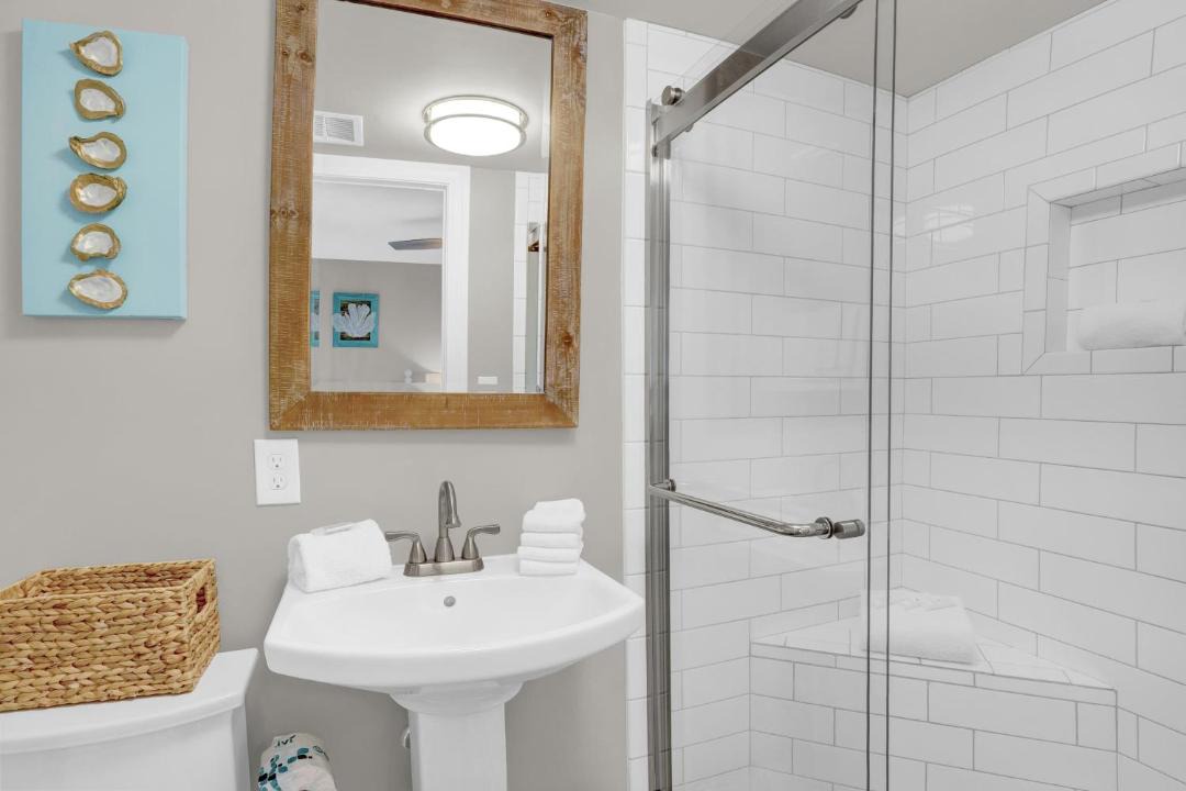 Photo of Bathroom in Orange Beach East