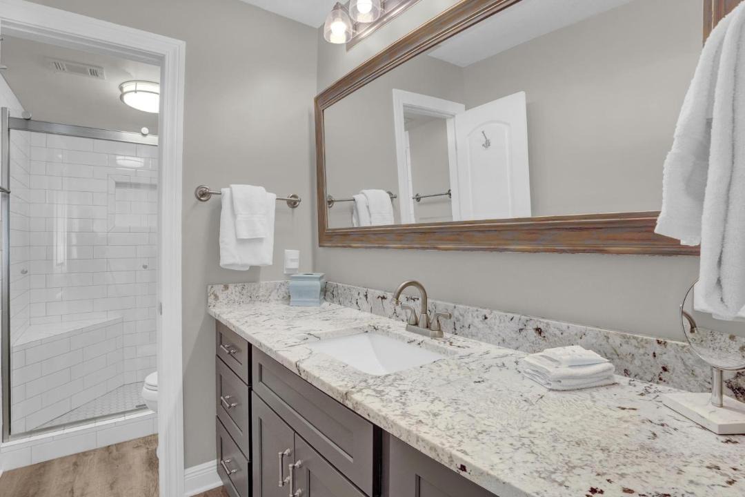 Photo of Bathroom in Orange Beach East