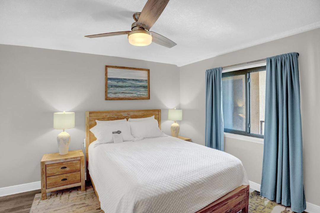 Photo of Bedroom in Orange Beach East