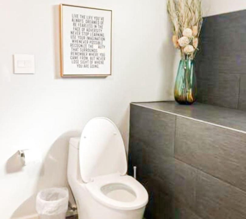 Photo of Bathroom in Ladera Heights