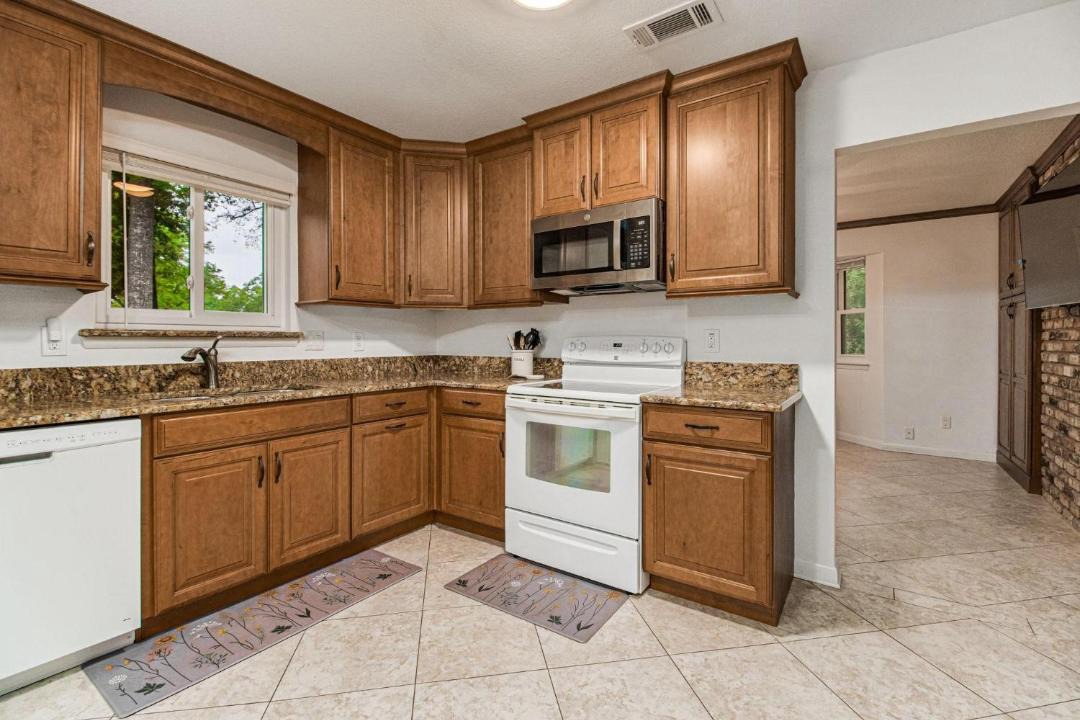 Photo of Kitchen in North Northwest Pensacola