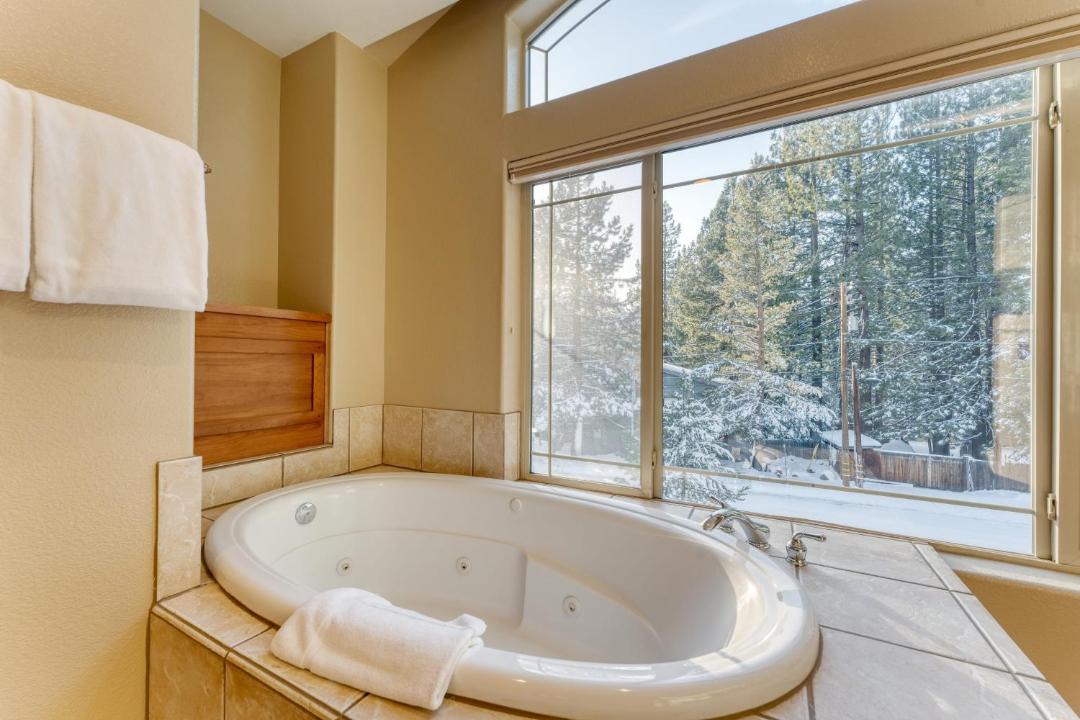 Photo of Bathroom in Country Club Estates