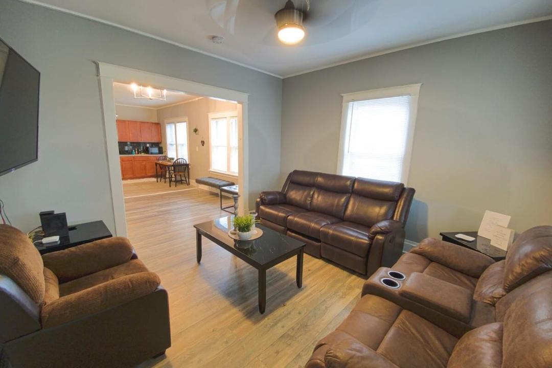 Photo of Livingroom in Niagara Falls