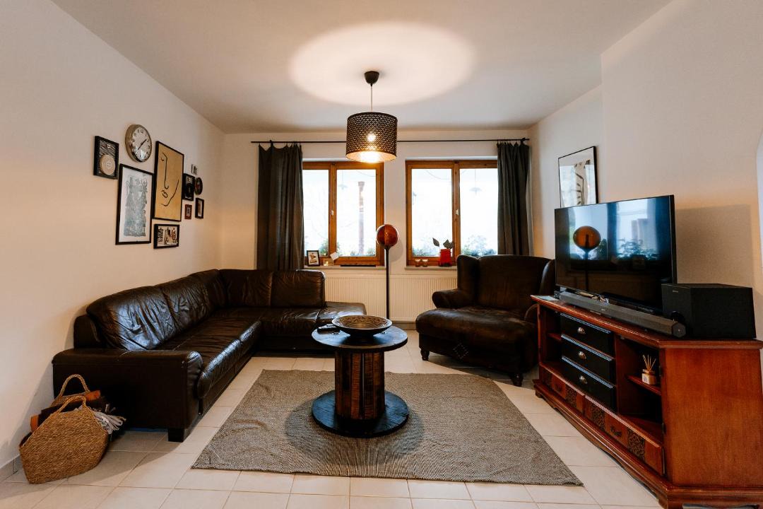 Photo of Livingroom in Obanya