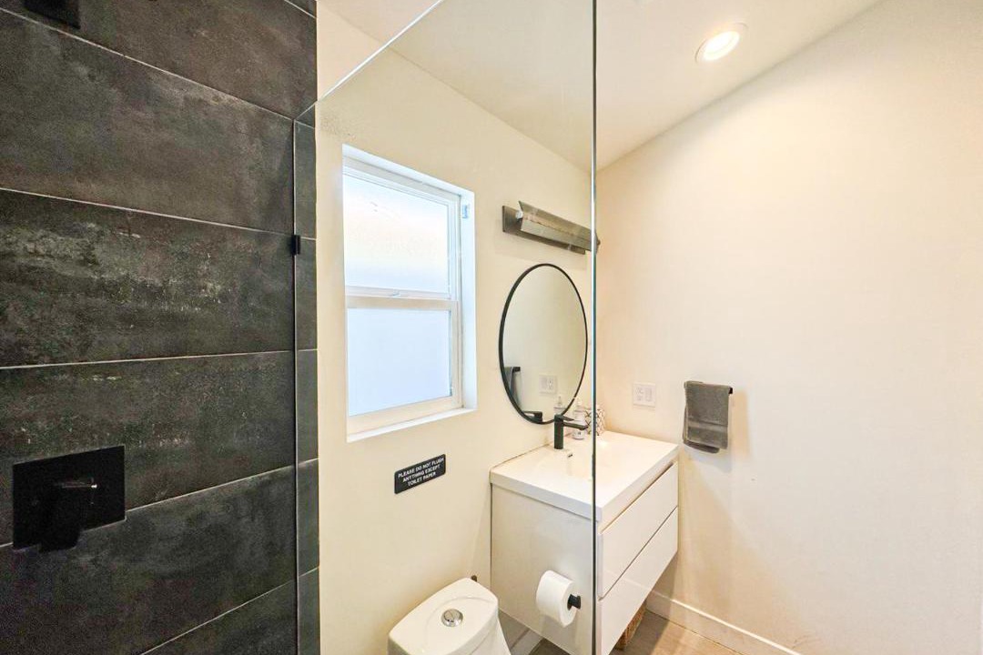Photo of Bathroom in Ladera Heights