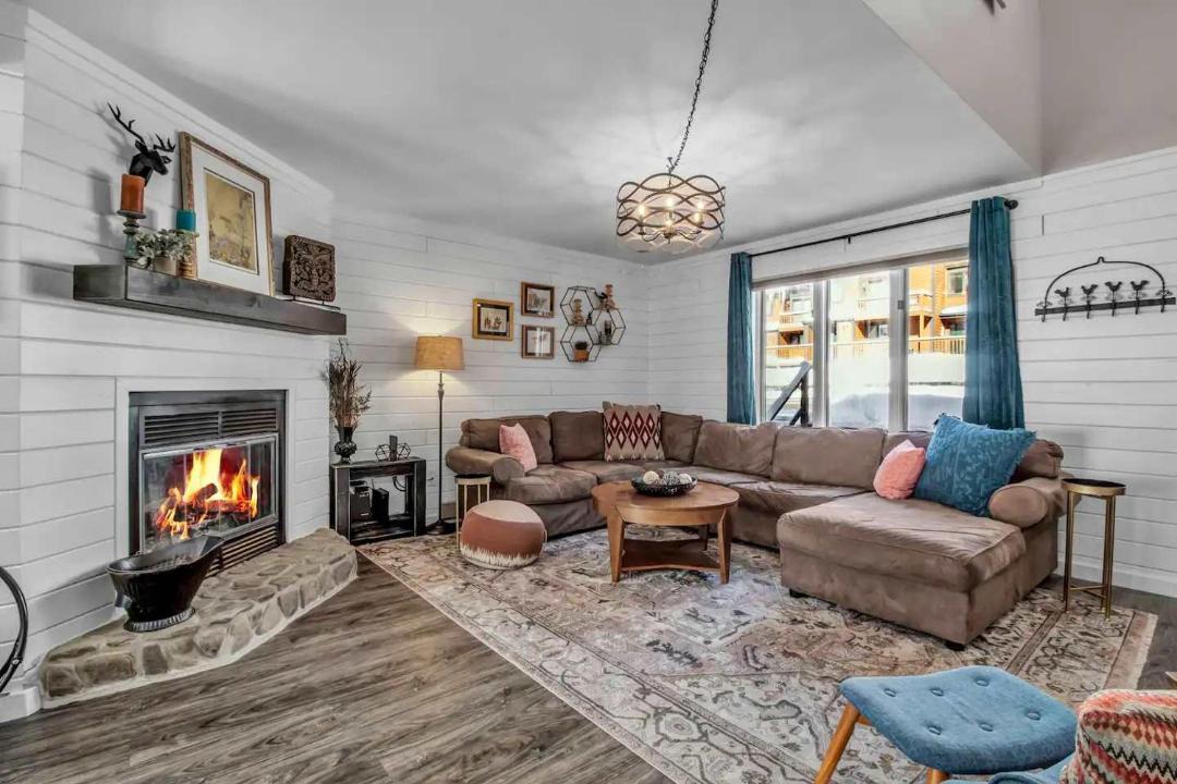 Photo of Livingroom in Ellicottville