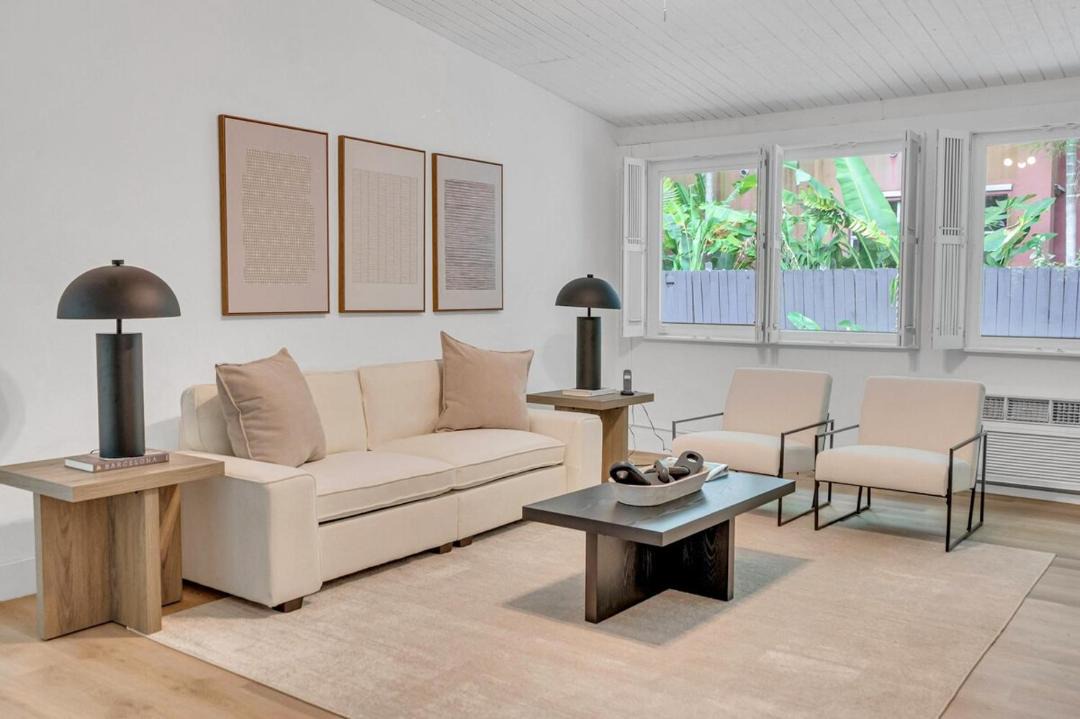 Photo of Livingroom in Biscayne Park