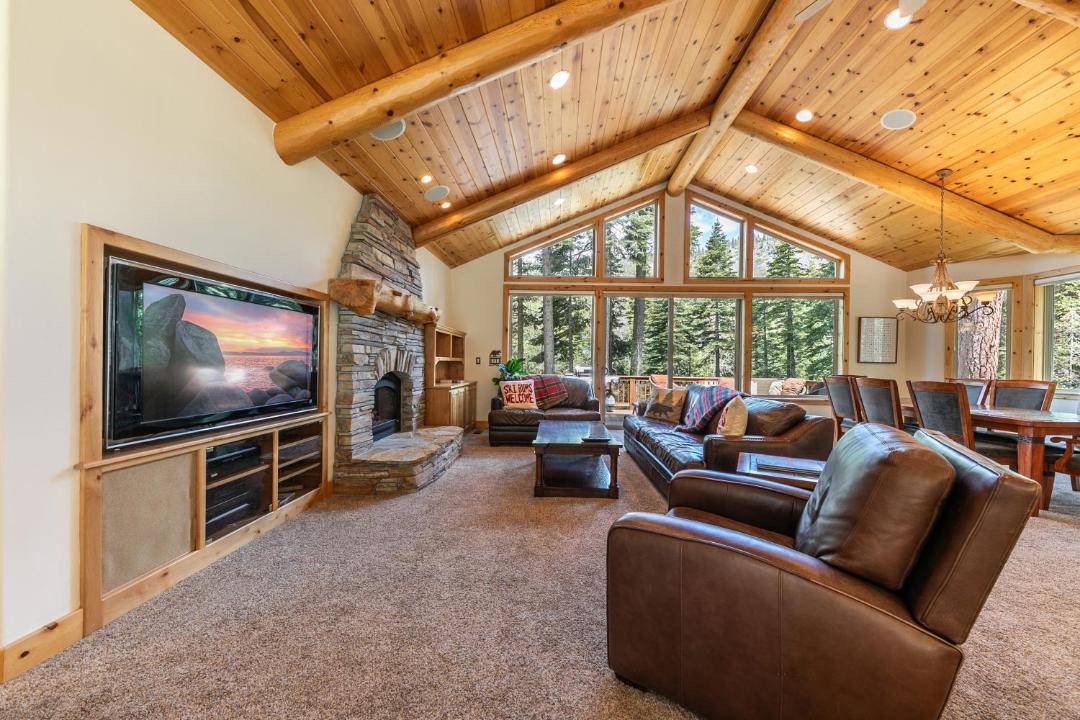 Photo of Livingroom in Tahoe Pines