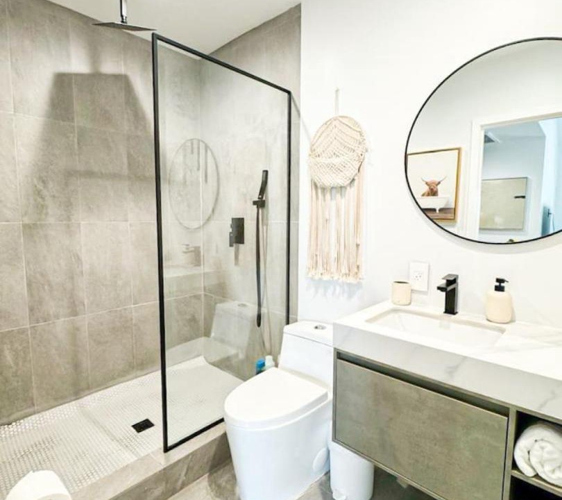 Photo of Bathroom in Ladera Heights