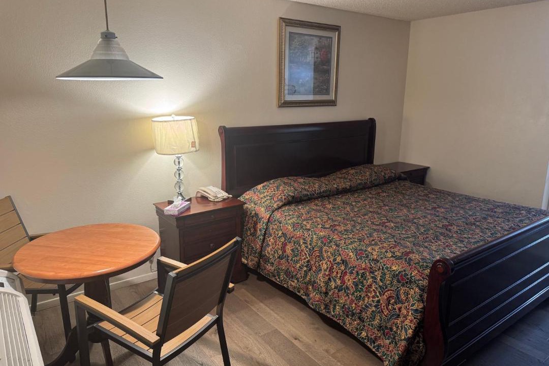 Photo of Bedroom in South Montebello