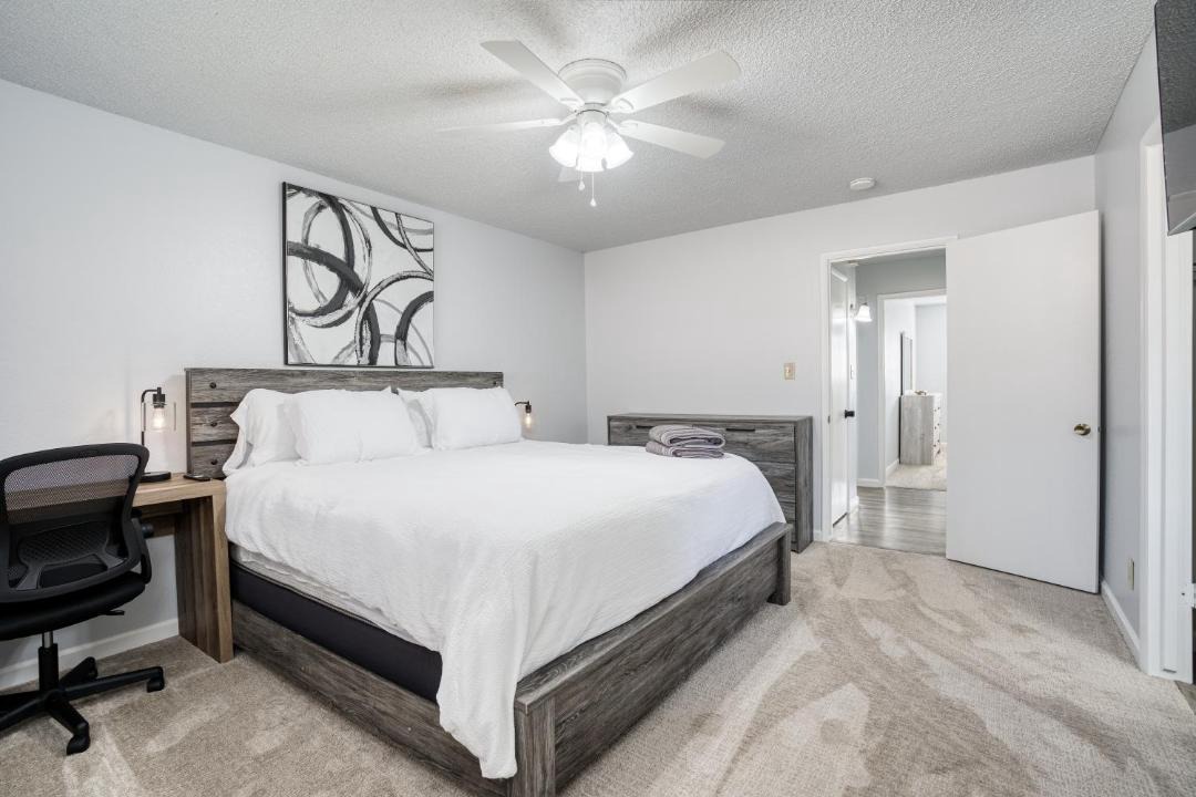 Photo of Bedroom in Raisin