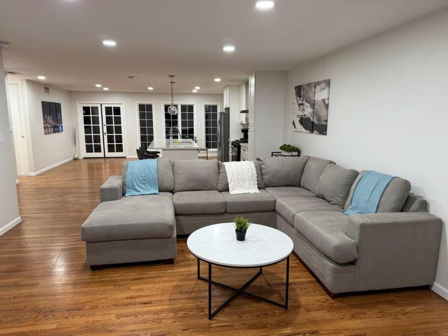 Photo of Livingroom in Grantville